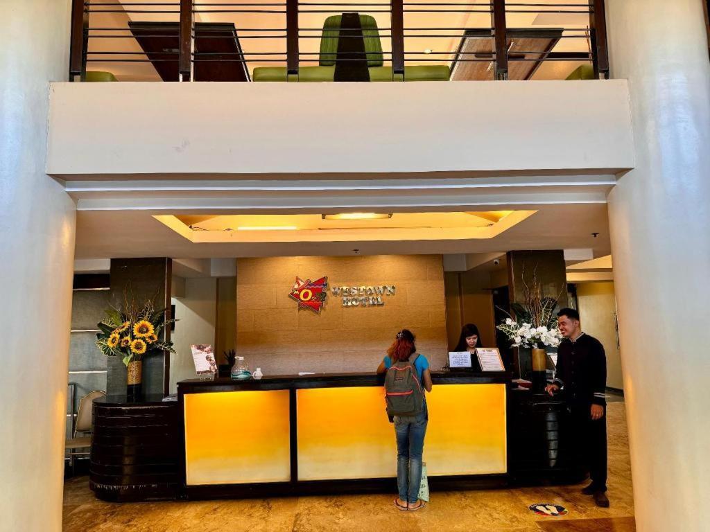Mo2 Westown Hotel San Juan Bacolod Buitenkant foto