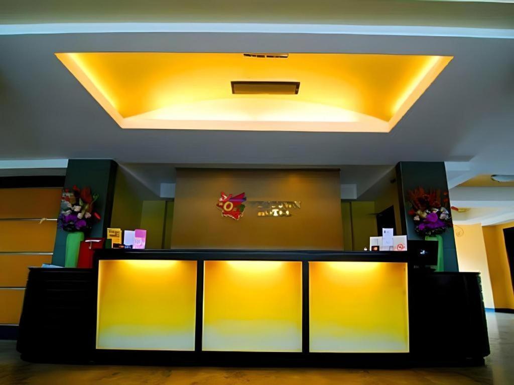 Mo2 Westown Hotel San Juan Bacolod Buitenkant foto