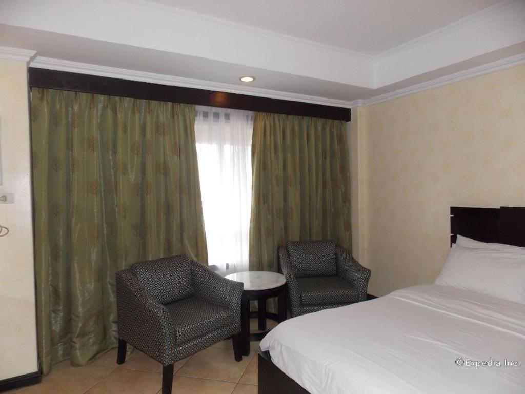 Mo2 Westown Hotel San Juan Bacolod Buitenkant foto