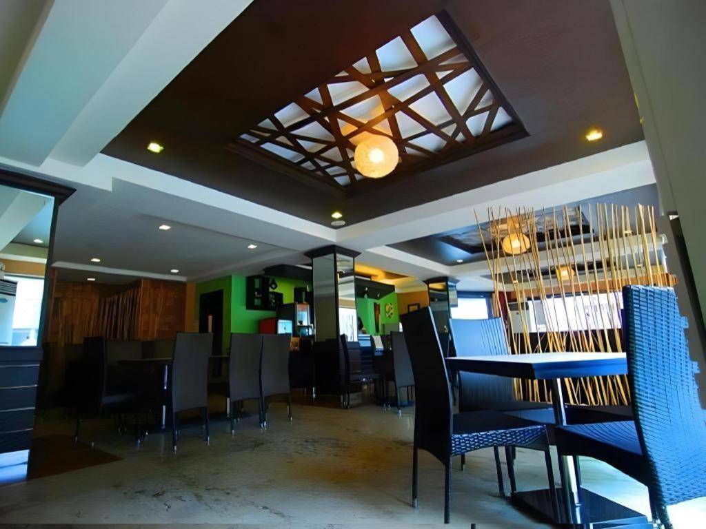 Mo2 Westown Hotel San Juan Bacolod Buitenkant foto