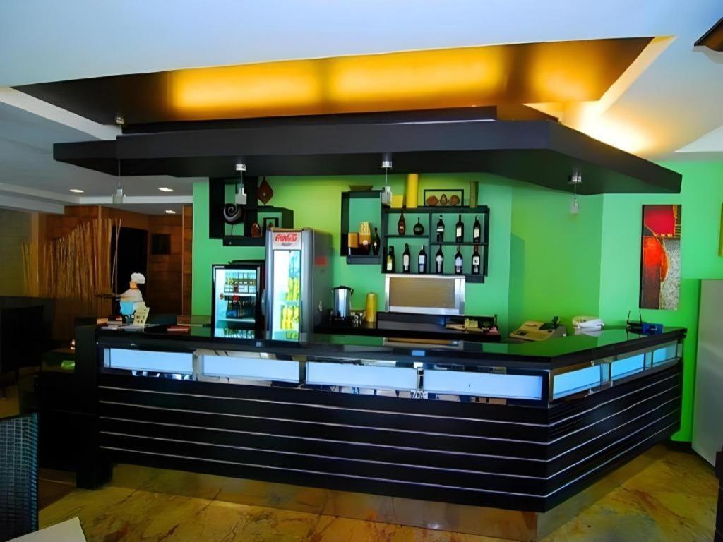Mo2 Westown Hotel San Juan Bacolod Buitenkant foto