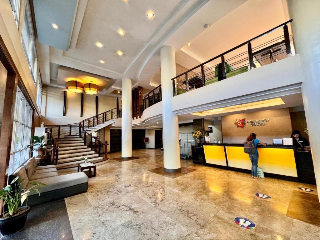 Mo2 Westown Hotel San Juan Bacolod Buitenkant foto