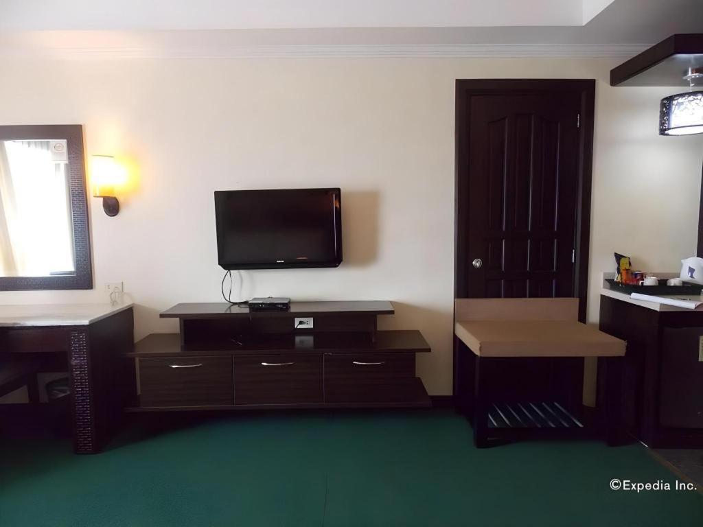 Mo2 Westown Hotel San Juan Bacolod Buitenkant foto