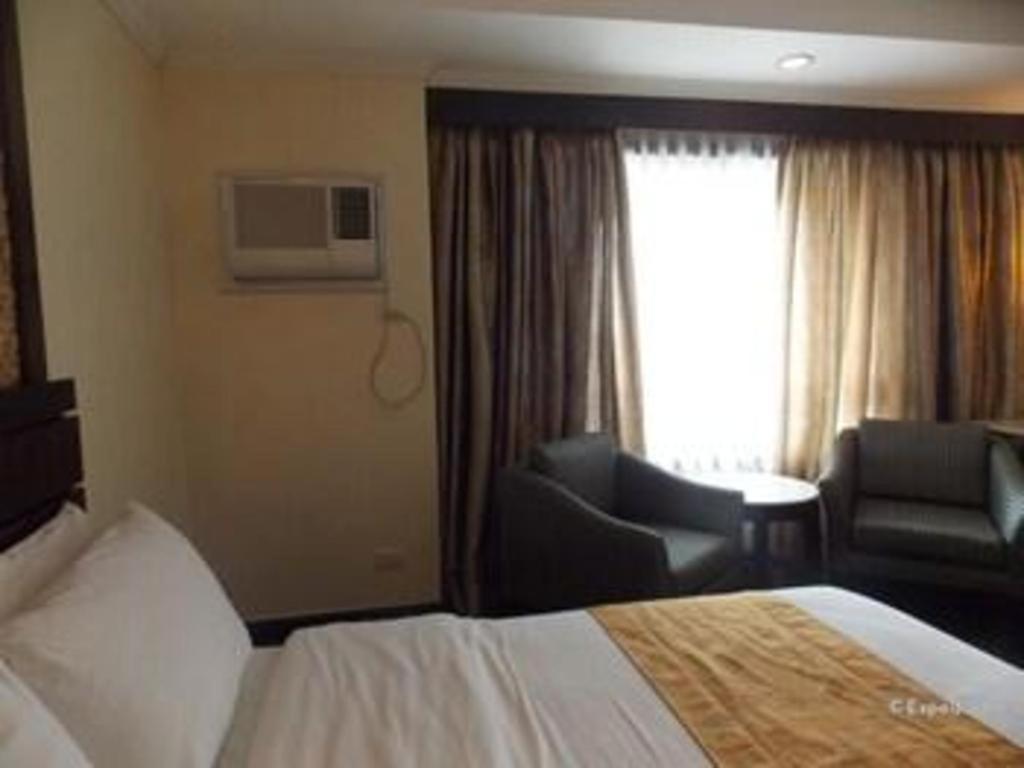 Mo2 Westown Hotel San Juan Bacolod Buitenkant foto