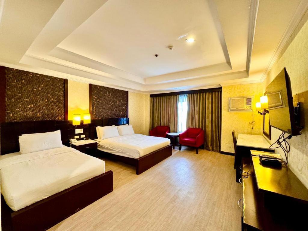Mo2 Westown Hotel San Juan Bacolod Buitenkant foto