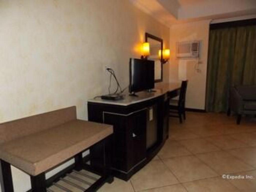 Mo2 Westown Hotel San Juan Bacolod Buitenkant foto