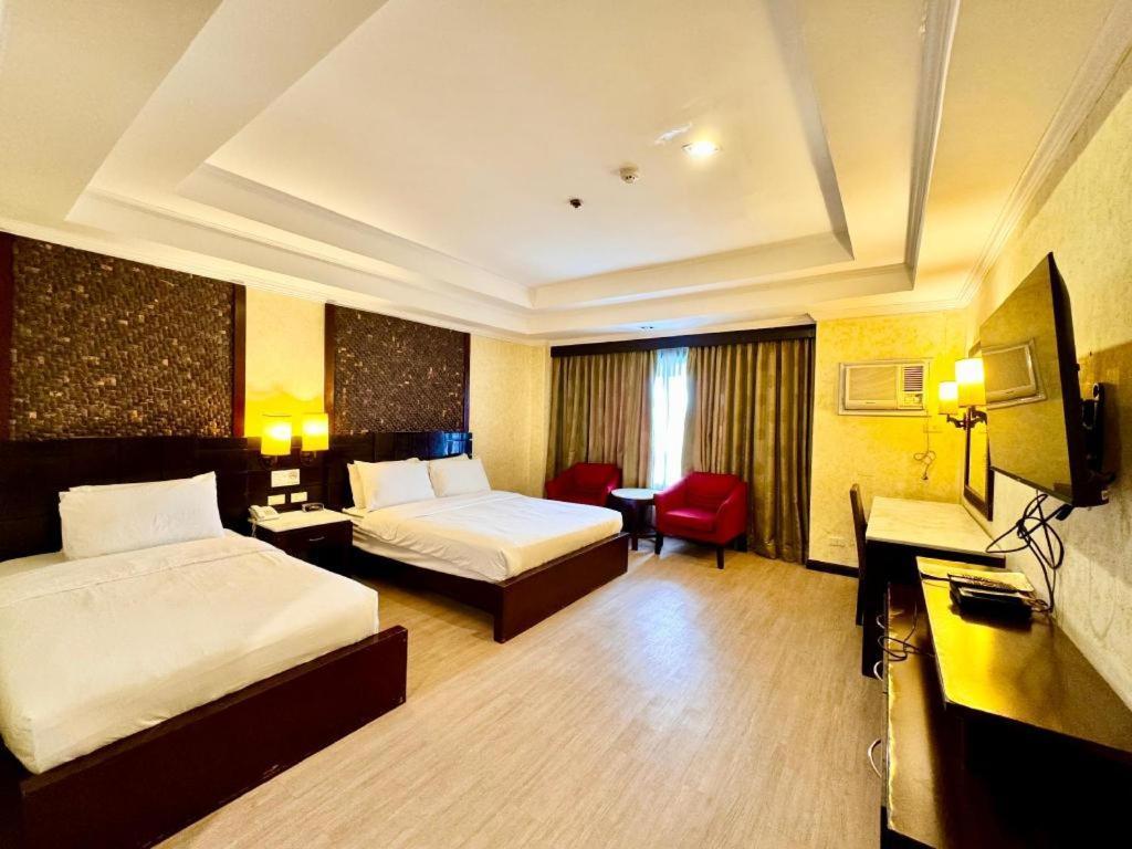 Mo2 Westown Hotel San Juan Bacolod Buitenkant foto
