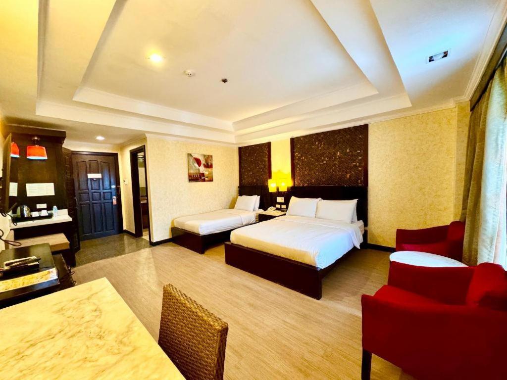 Mo2 Westown Hotel San Juan Bacolod Buitenkant foto